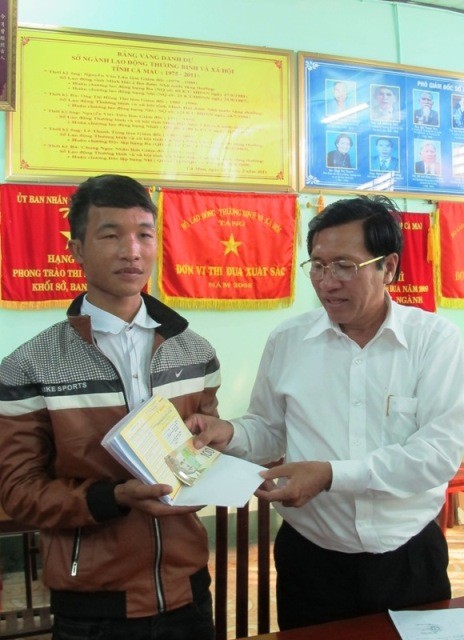 Cậu bé bị hành hạ dã man nhận hơn 740 triệu đồng - ảnh 6